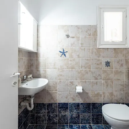 Galini Me Thea アパートホテル クリシ・アクティ